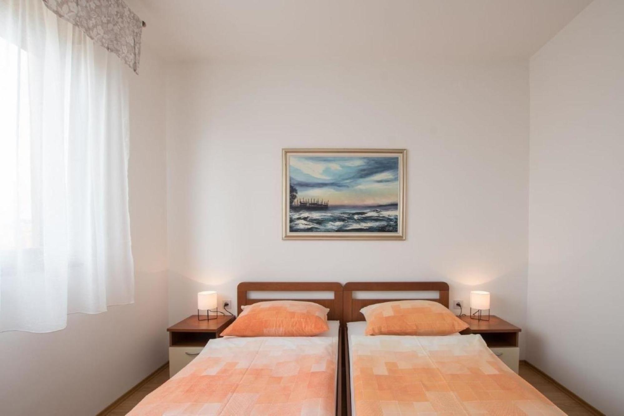 Apartman Neue In Mit Terrasse *